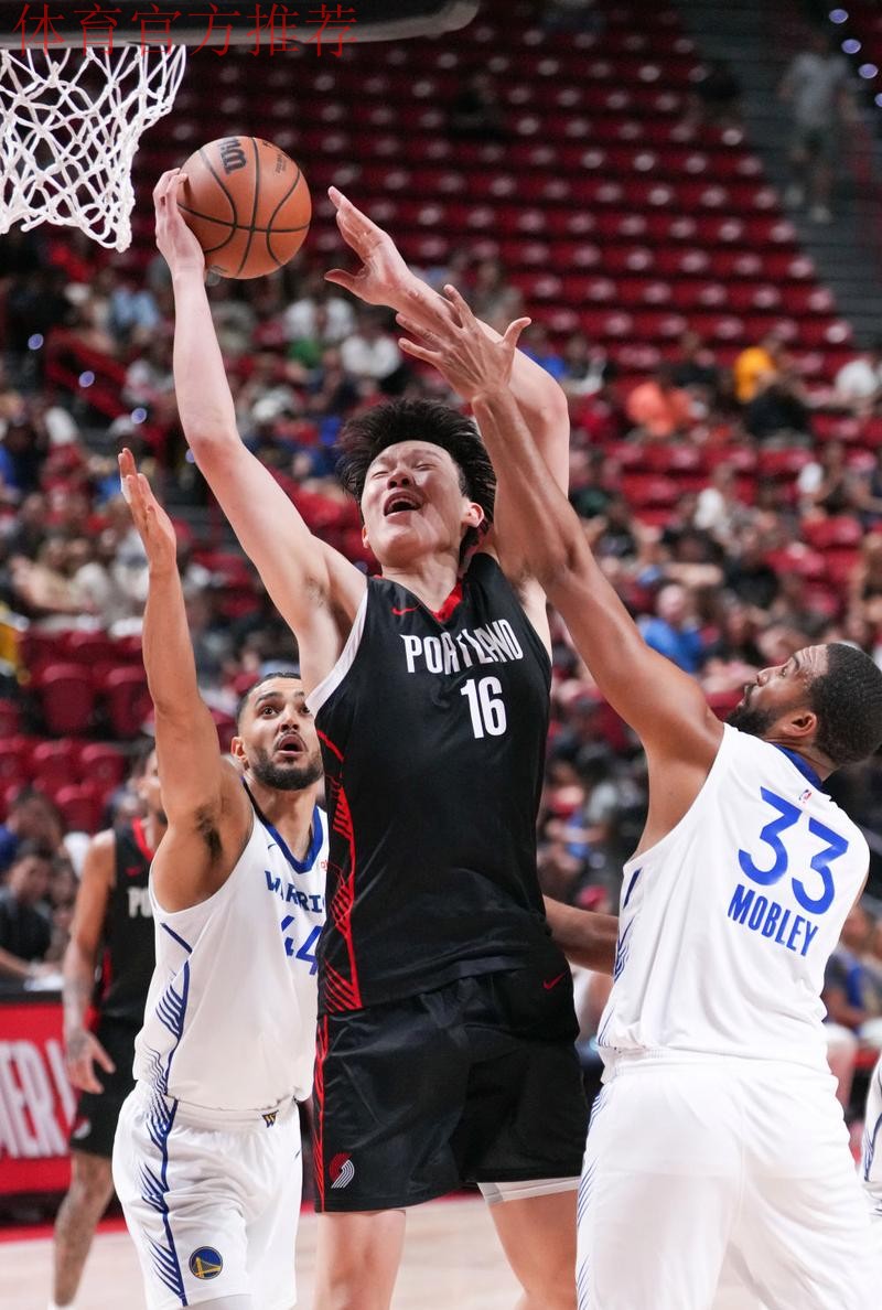 杨瀚森G联赛拿到18分10板,NBA生涯所有比赛中首次拿到两双 杨瀚森G联赛拿到18分10板,NBA生涯所有比赛中首次拿到两双